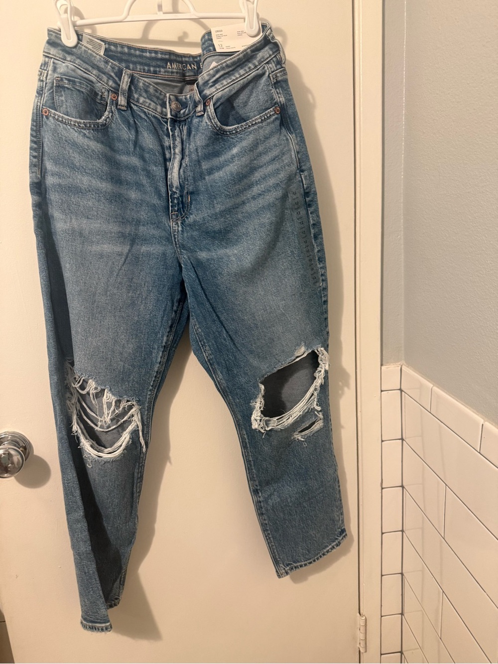 American Eagle Outfitters Women's Distressed Blue Denim Jeans- length 26